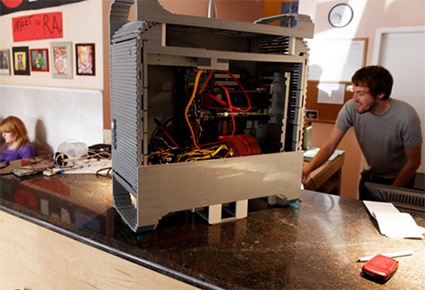 Watch-the-Lego-Mac-Pro-get-built-