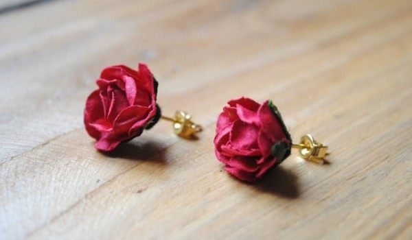 Pendientes de rosa papel