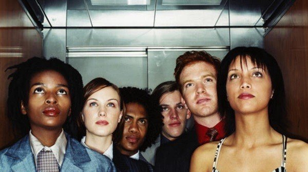 hablar en el asecensor